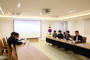 기정원장, 국방 감시장비 국산화 기업 찾았다...글로벌시스템스 현장 점... - 뉴스 썸네일 이미지