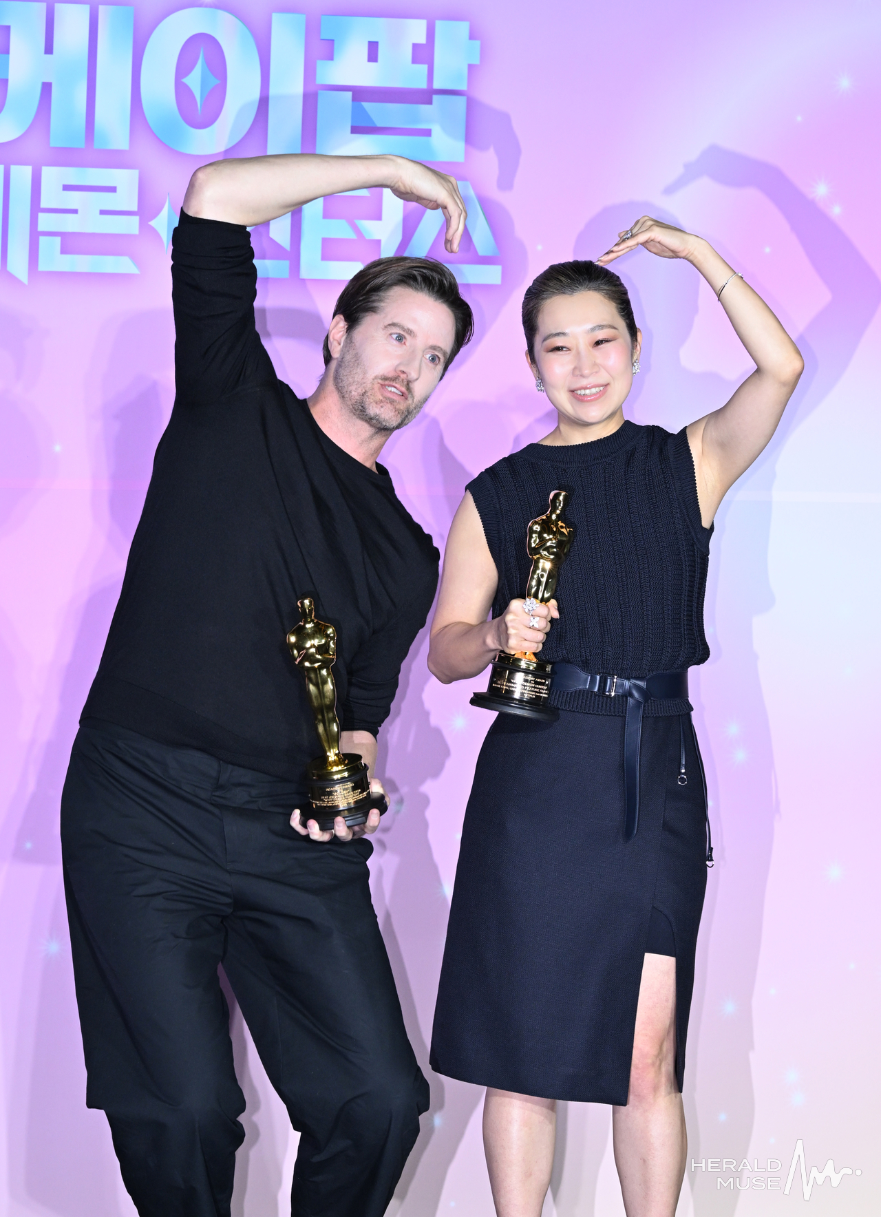 [헤럴드뮤즈=윤병찬 기자] 1일 오후  CGV 용산아이파크몰에서 <케이팝 데몬 헌터스> 아카데미 수상 기념 기자간담회가 열렸다. 이자리에는 매기 강 감독, 크리스 애플한스 감독, 이재(EJAE), IDO(이유한, 곽중규, 남희동)이 참석하였다.