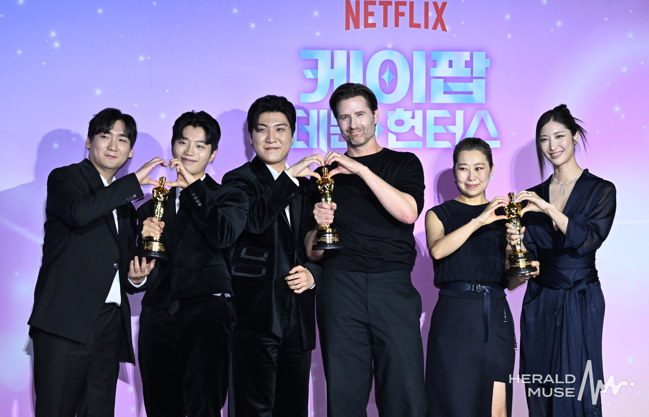 [헤럴드뮤즈=윤병찬 기자] 1일 오후  CGV 용산아이파크몰에서 <케이팝 데몬 헌터스> 아카데미 수상 기념 기자간담회가 열렸다. 이자리에는 매기 강 감독, 크리스 애플한스 감독, 이재(EJAE), IDO(이유한, 곽중규, 남희동)이 참석하였다.