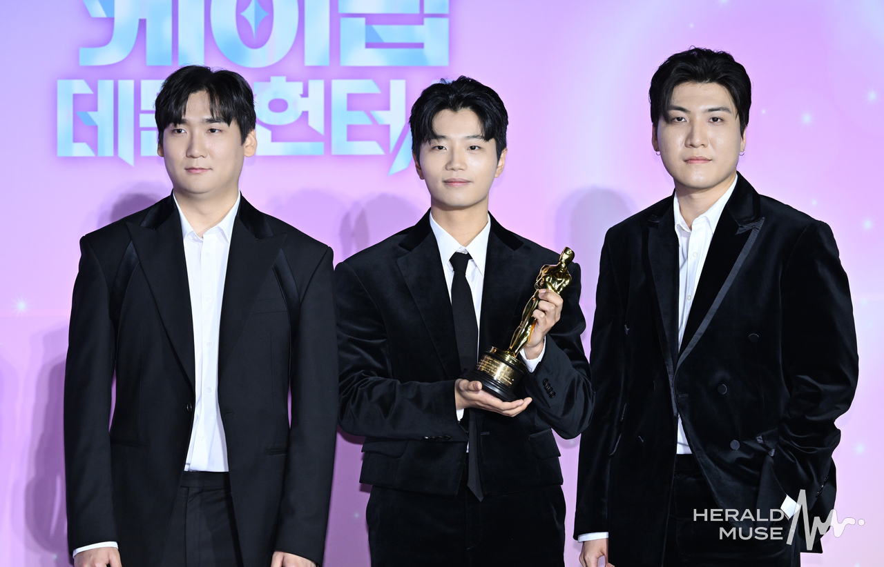[헤럴드뮤즈=윤병찬 기자] 1일 오후  CGV 용산아이파크몰에서 <케이팝 데몬 헌터스> 아카데미 수상 기념 기자간담회가 열렸다. 이자리에는 매기 강 감독, 크리스 애플한스 감독, 이재(EJAE), IDO(이유한, 곽중규, 남희동)이 참석하였다.