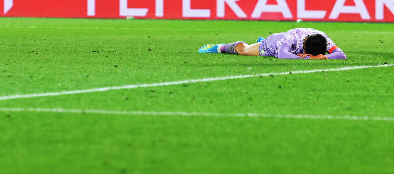 Son Heung-min reacts after missing a chance against Austri at Ernst-Happel-Stadion in Vienna on Tuesday. (Yonhap)