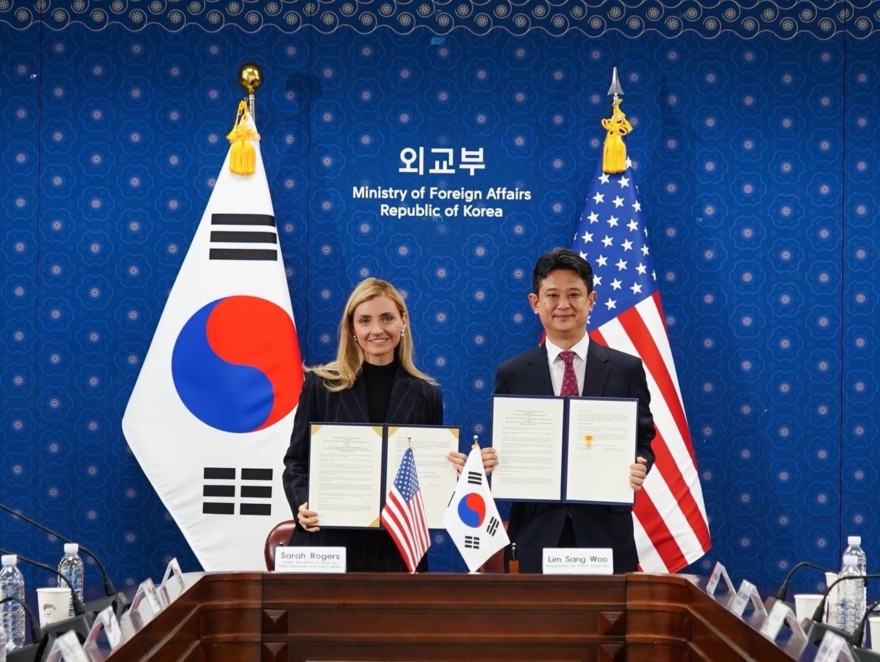 Sarah Rogers (right) , US undersecretary of state for public diplomacy, poses for a photo with Deputy Minister for Public Diplomacy Lim Sang-woo at the Foreign Ministry in Seoul on Wednesday. (@UnderSecPD, X)