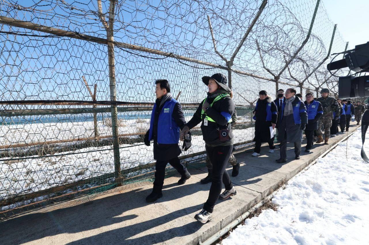 Unification Minister Chung Dong-young walks along the Goseong section of the DMZ Peace Trail in Gangwon Province in this photo released by the Unification Ministry on Jan. 21, 2026. (Unification Ministry)