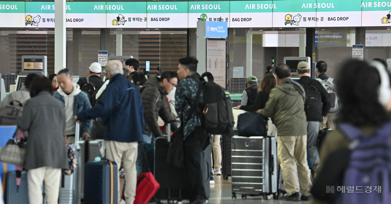 지난 1일 오전 인천국제공항 제2터미널 발권장의 모습. 임세준 기자