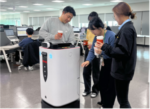 현대엘리베이터, 피지컬AI 시대 '이동 기술' 앞세워 핵심 인프라 선점... - 뉴스 썸네일 이미지