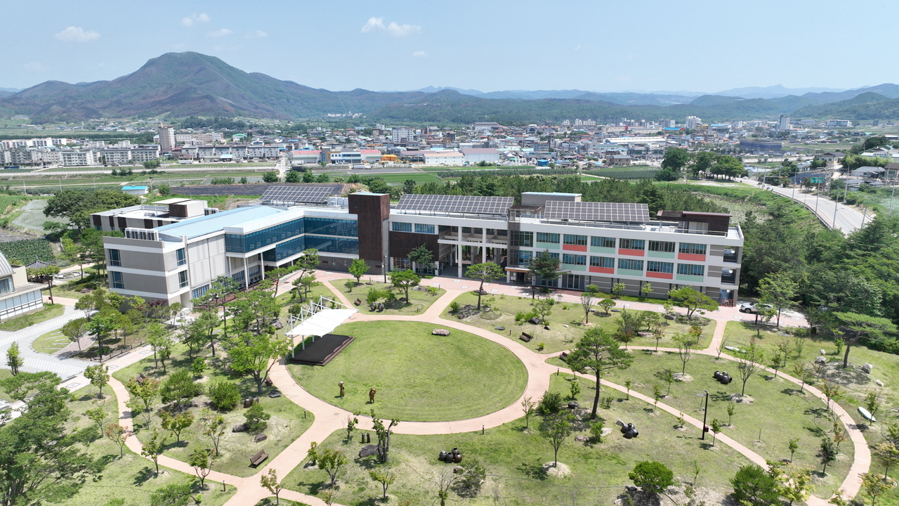 객주문학관 전경.[청송군 제공]