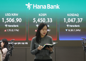 Seoul stocks soar over 1% on upbeat Samsung earnings forecast