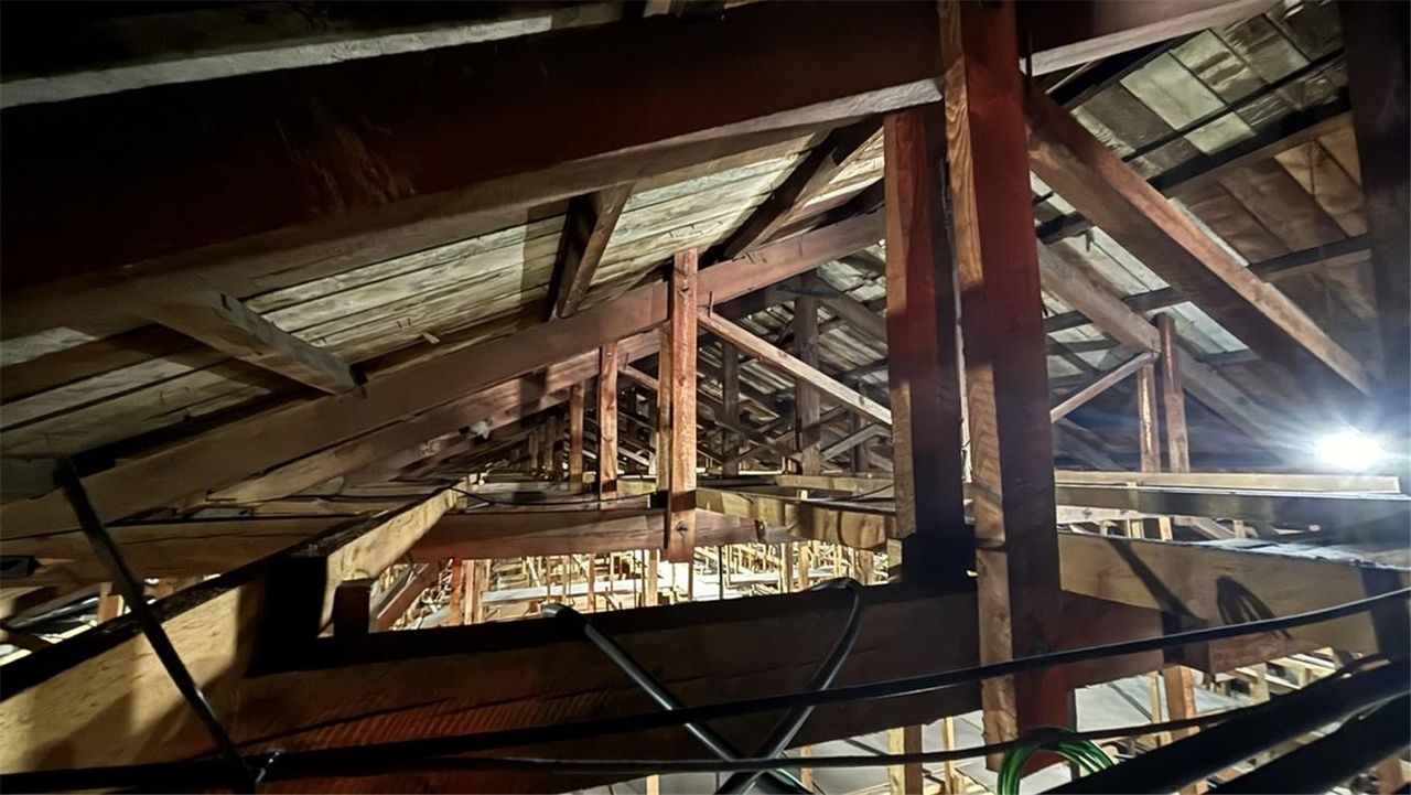 View of Jeonju Central Church's wooden roof trusses (Korea Heritage Service)