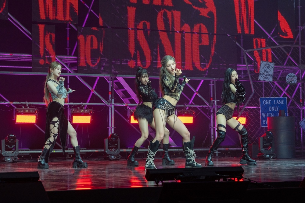 Kiss of Life performs 