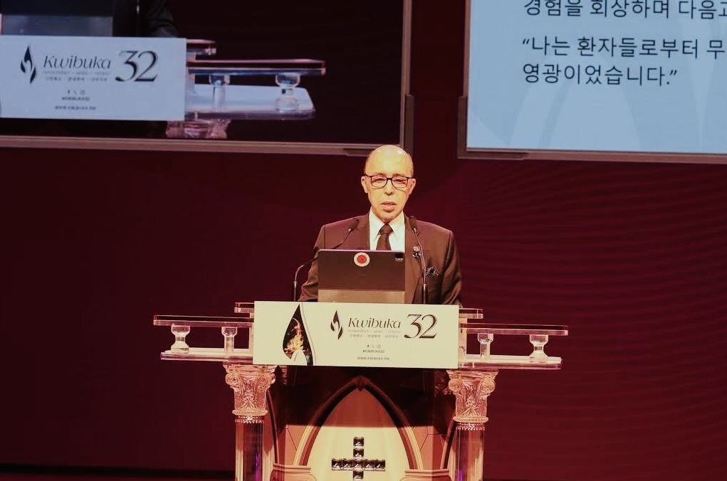 Dean of the Diplomatic Corps in Korea and Moroccan Ambassador to Korea Chafik Rachadi speaks at the 32nd anniversary of the Rwandan genocide at the FEBC Art Hall in Mapo-gu, Seoul, Monday. (Embassy of Rwanda in Seoul)