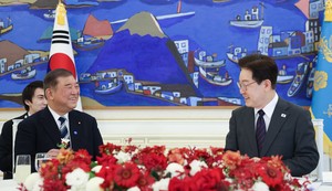 Lee and Ishiba meet, reaffirm steady Korea-Japan cooperation