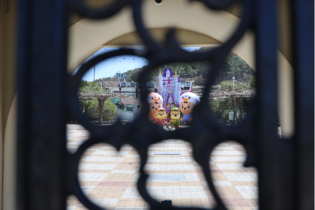 Access to O-World in Daejeon has been restricted after a wolf escaped on Wednesday. (Yonhap)