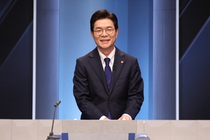Democratic Party nominates Chong Won-o as Seoul mayor candidate for June elections