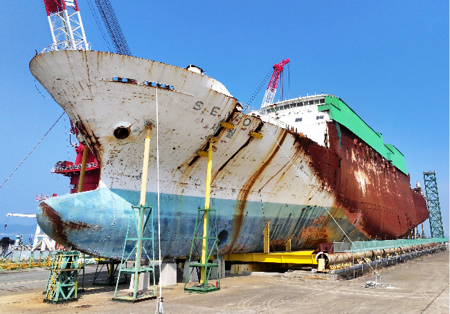 The salvaged ferry Sewol is seen at a port in Mokpo, South Jeolla Province, on April 2. (Yonhap)