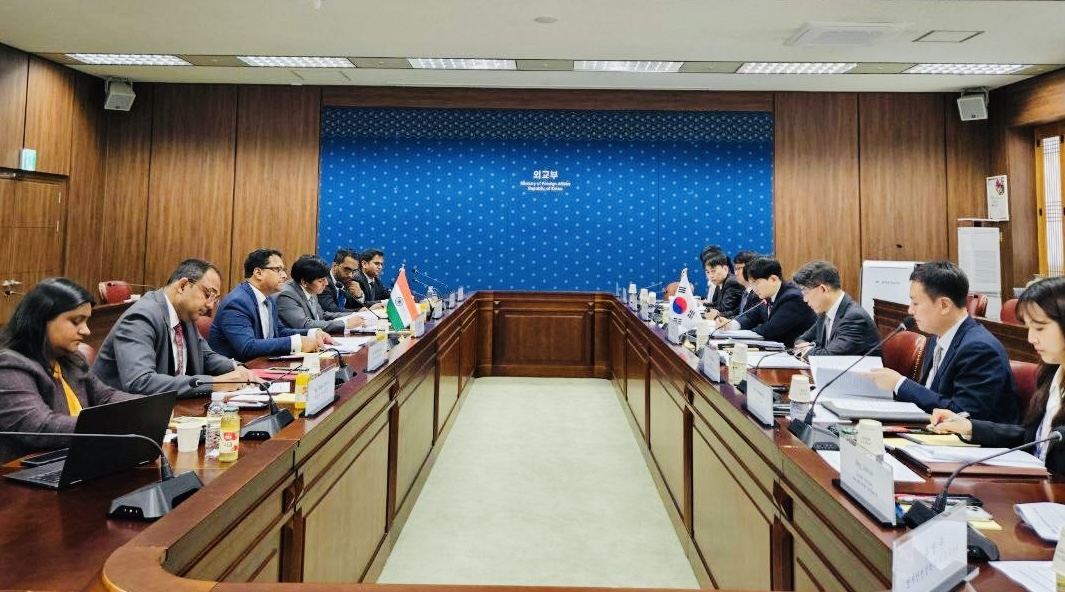 India and South Korea hold their third round of consular consultations at the Foreign Ministry in Seoul on Tuesday. (Foreign Ministry)