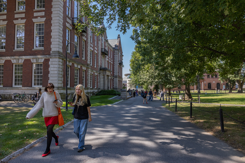 Students walk on the Smith College campus in Northampton, Massachusetts. (Smith College)