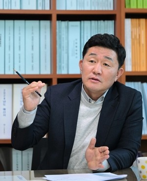 [인터뷰] 황철규 서울시의원 “1생활권 1운동장 2030년 완성”