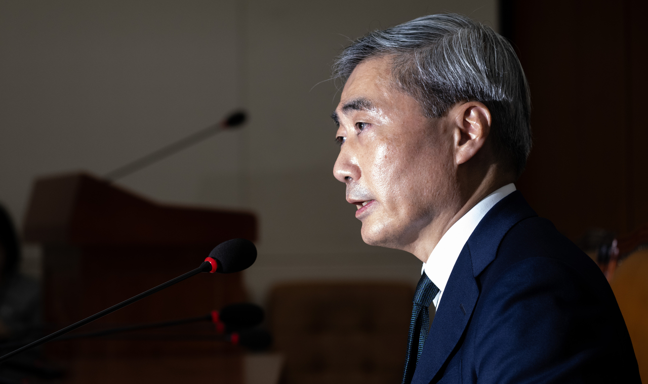 Shin Hyun-song, nominee for governor of the Bank of Korea, speaks during a parliamentary hearing held at the National Assembly in Yeouido, Seoul, on Wednesday. (Yoon Chang-bin/The Korea Herald)
