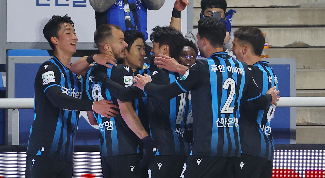 Incheon United players celebrate a goal by Stefan Mugosa (second from left) against Daejeon Hana Citizen at Incheon Football Stadium on March 18.   Yonhap