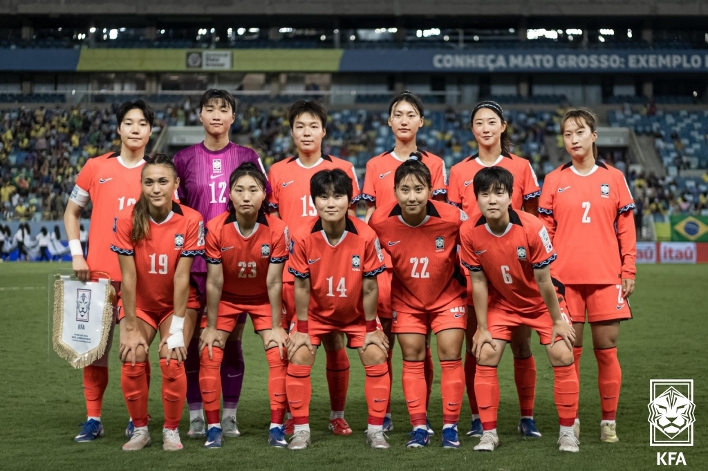 Korean women's soccer players pose for a photo before the FIFA Series 2026 first-round match between Korea and Brazil on Sunday at Arena Pantanal in Cuiaba, Brazil.   KFA