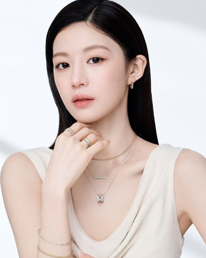 Actor Go Youn-jung fronts Didier Dubot’s "Sensuelle" collection (Didier Dubot)