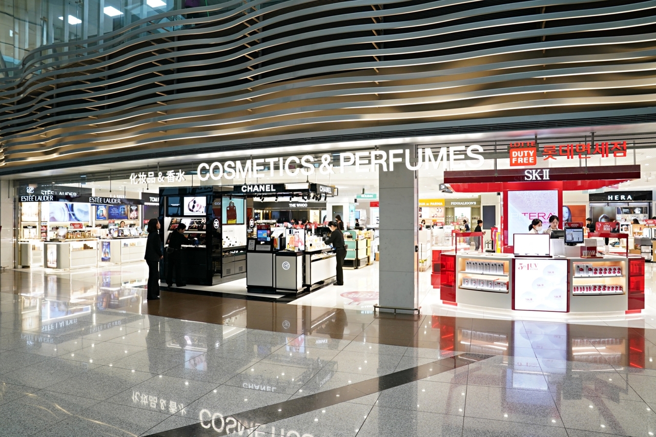 View of the Lotte Duty Free store in Terminal 1 of Incheon Airport, which opened on April 17.