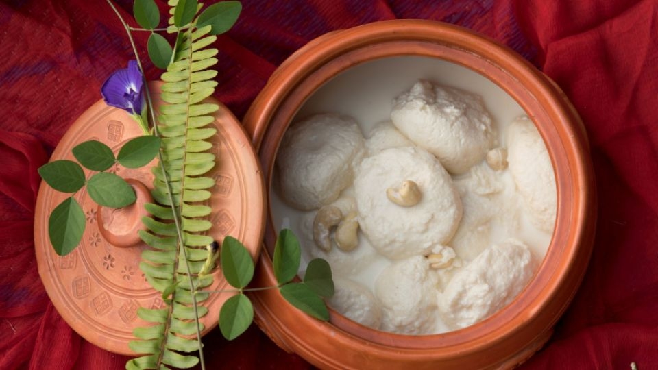 A serving of roshmalai, a Bengali-Bangladeshi staple dessert made of curdled and sweetened milk.   (Daily Star)