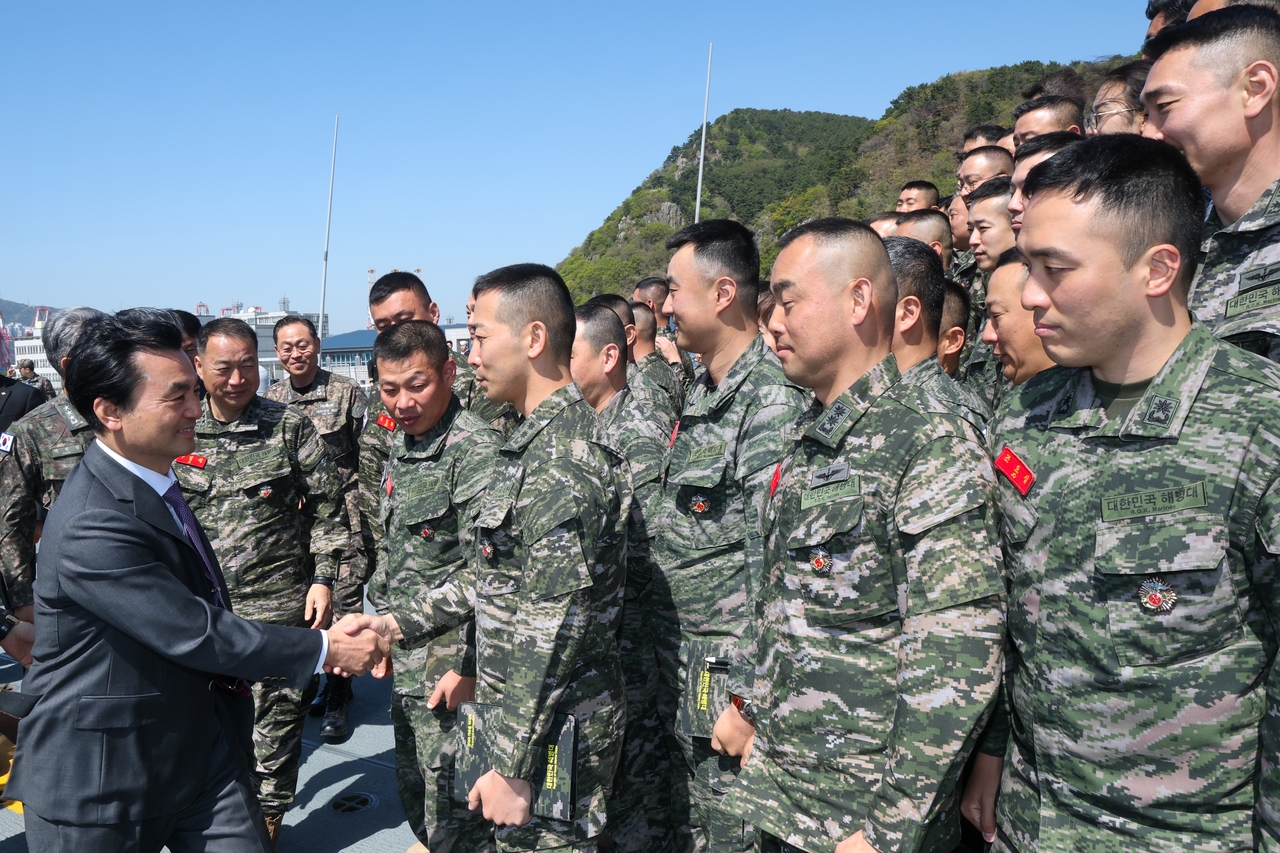 Defense Minister Ahn Gyu-baek is meeting the Navy and Marine commanders aboard the vessel ROKS Marado on Thursday. (Yonhap)