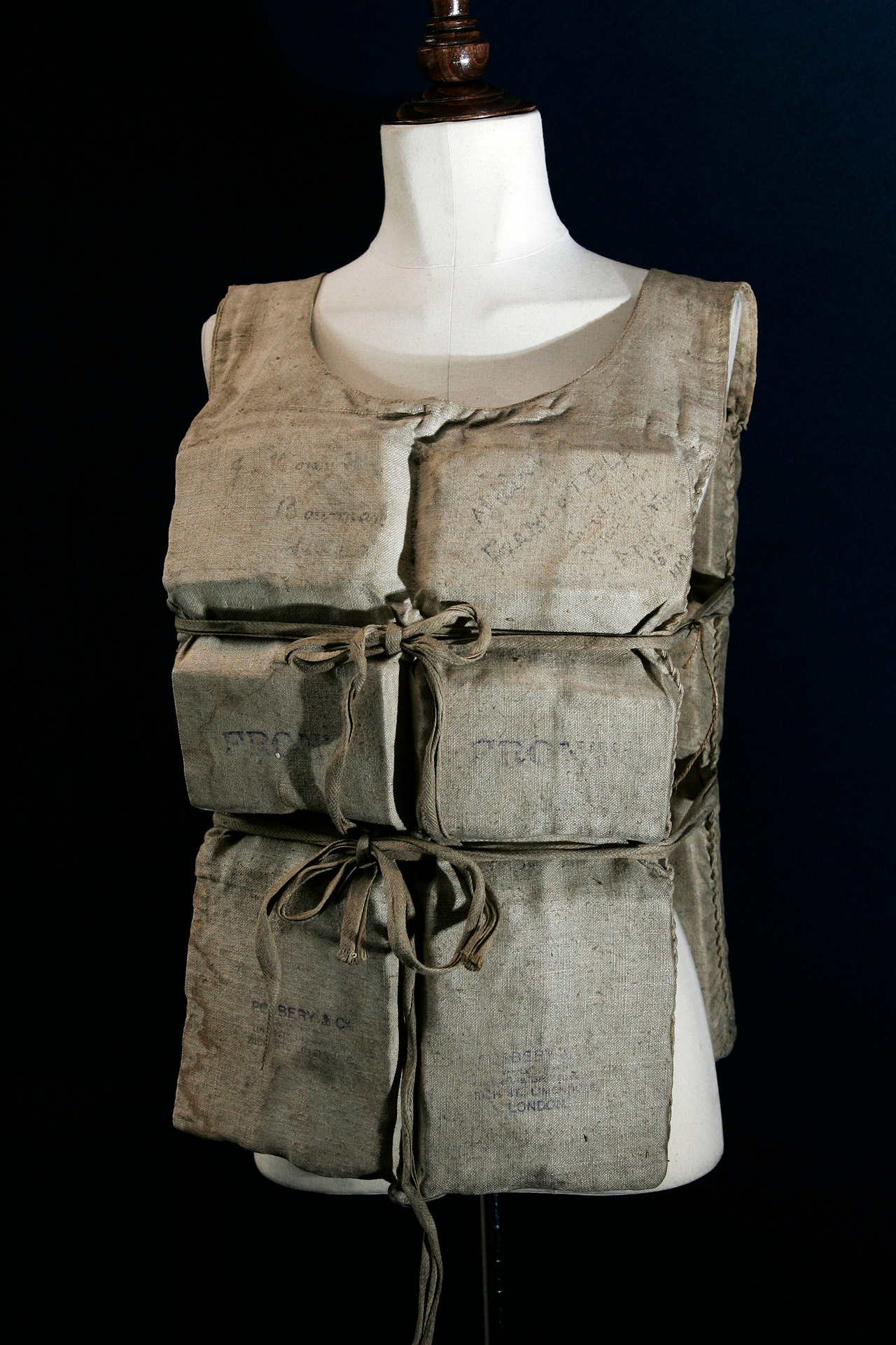 A Titanic life-preserver, belong to a survivor is shown, London, May 16, 2007.    AP-Yonhap