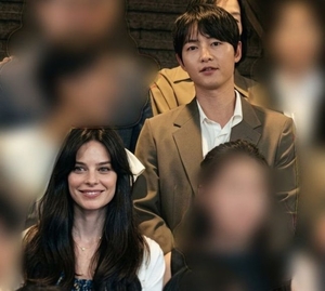 송중기·케이티, 결혼 3년만에 첫 부부동반 깜짝 근황…연주회 내레이터 참여