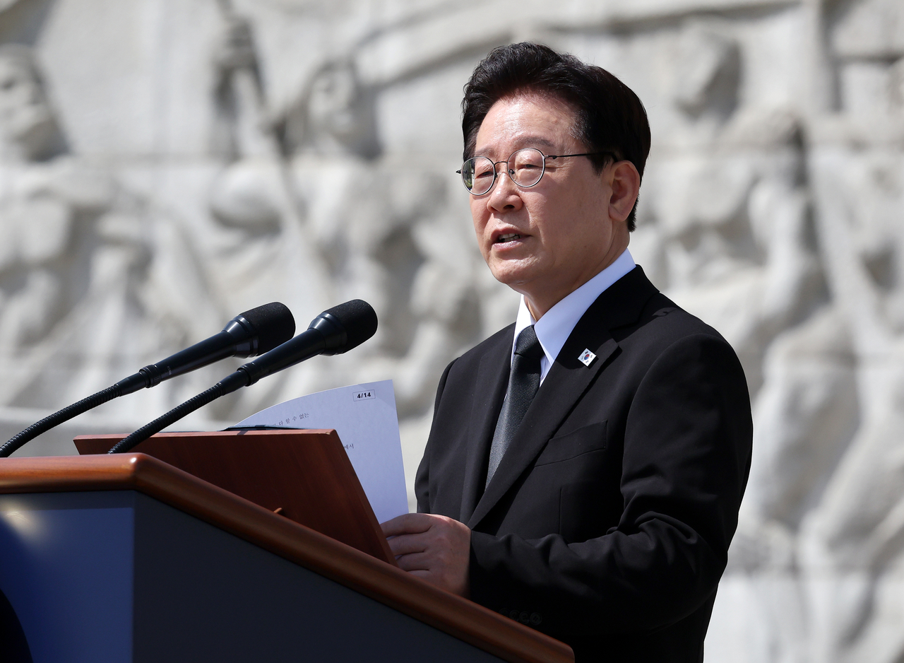 President Lee Jae Myung delivers his remarks during the ceremony to mark the 66th anniversary of the April Revolution at the April 19 National Cemetery in Gangbuk-gu, Seoul, Sunday. (Pool photo via Yonhap)