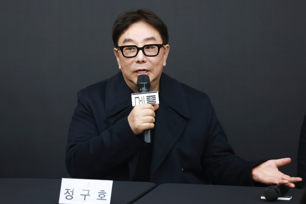 Jung Ku-ho speaks at a press conference marking the Seoul Metropolitan Dance Theatre's production "One Dance," known in Korean as ilmu, winning the New York Dance and Performance Awards, or The Bessies, in Seoul in this Jan. 28, file photo. (Yonhap)
