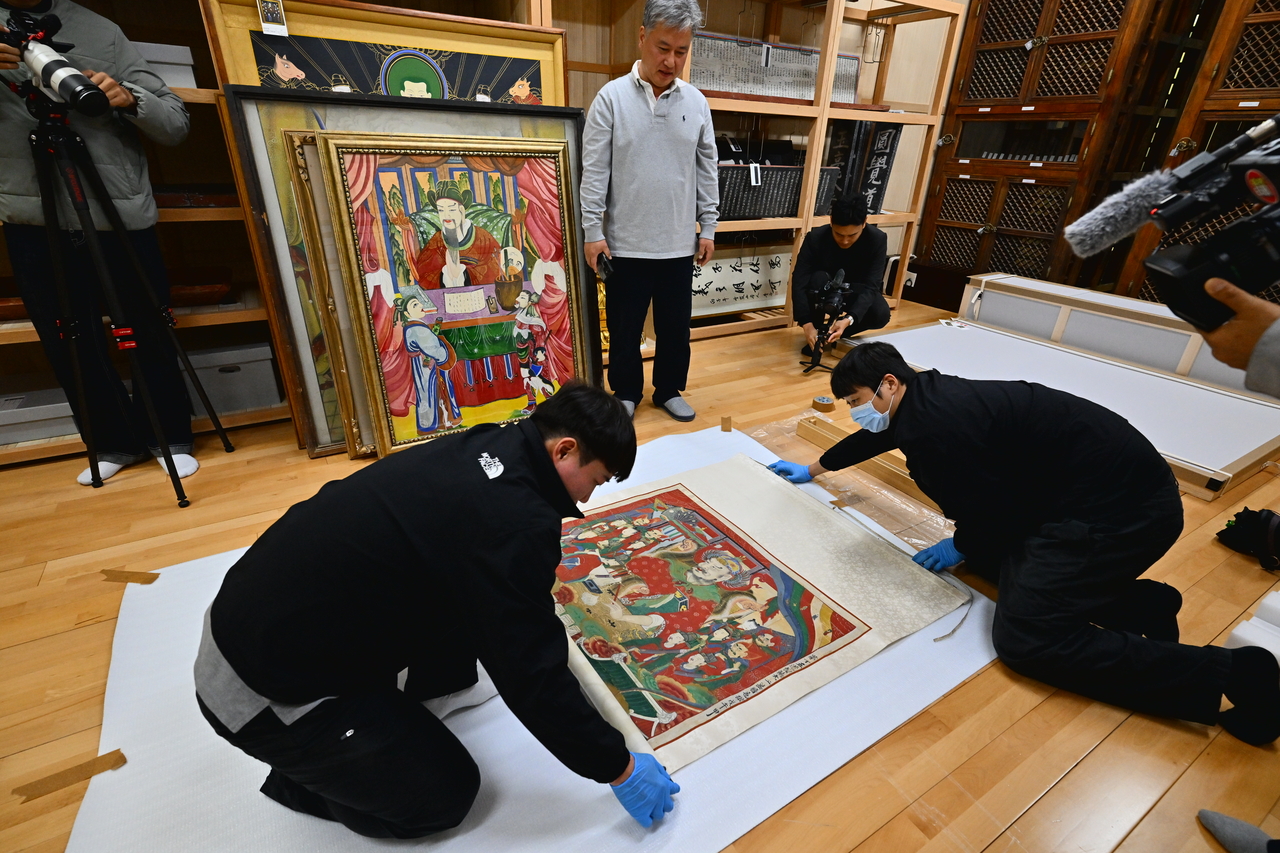 "The Tenth King of Hell" is unfurled at Sinheungsa, a Buddhist temple in Sokcho,  Gangwon Province, Nov. 14, 2025.