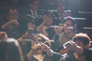 AI를 통해 소리를 보다...영화관 '배리어프리' 현장 가보니 - 뉴스 썸네일 이미지