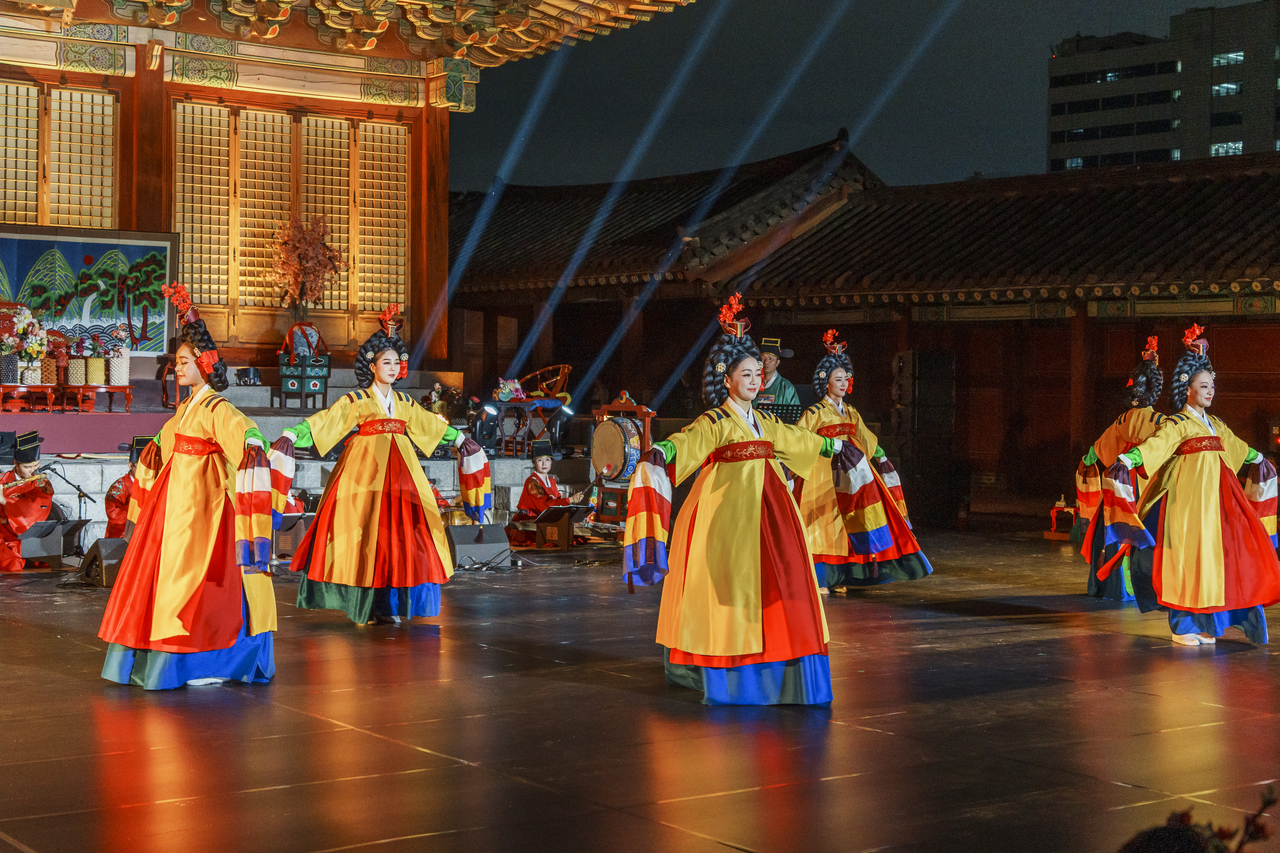 “Night Banquet at Changgyeonggung Palace” (Korea Heritage Service)