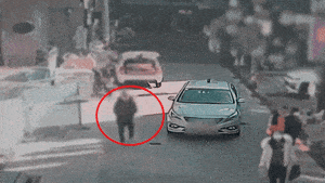 Man made W10m by faking ‘wrist-hit’ traffic accidents