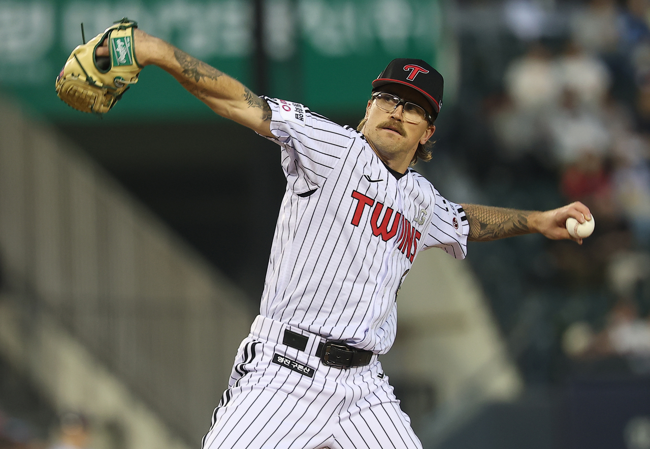 LG starting pitcher Wells during the 2026 KBO League game between the Lotte Giants and the LG Twins at Jamsil Baseball Stadium in Seoul on April 15. (Yonhap)