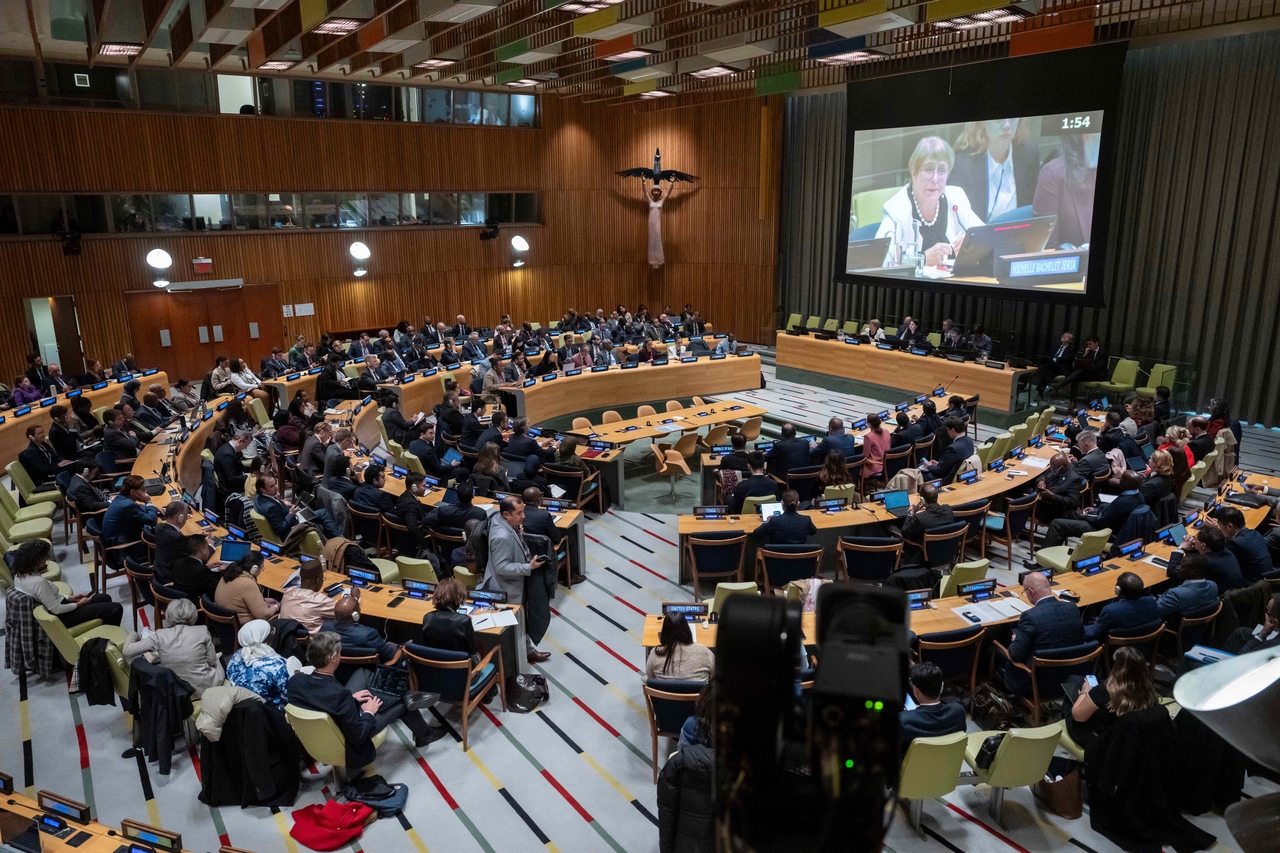 Michelle Bachelet, a candidate for United Nations secretary-general, speaks at the UN headquarters, Tuesday. (AP-Yonhap)