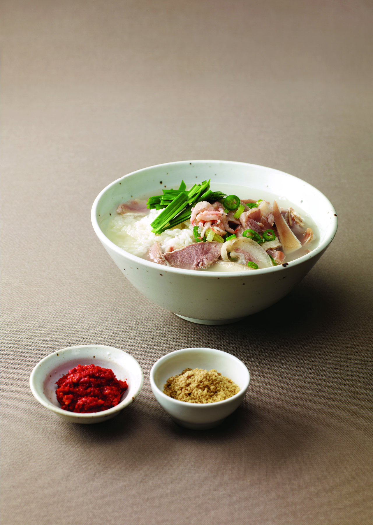 Dwaejigukbap (Korean Food Promotion Institute)