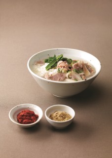 Dwaejigukbap, Busan's hearty pork rice soup