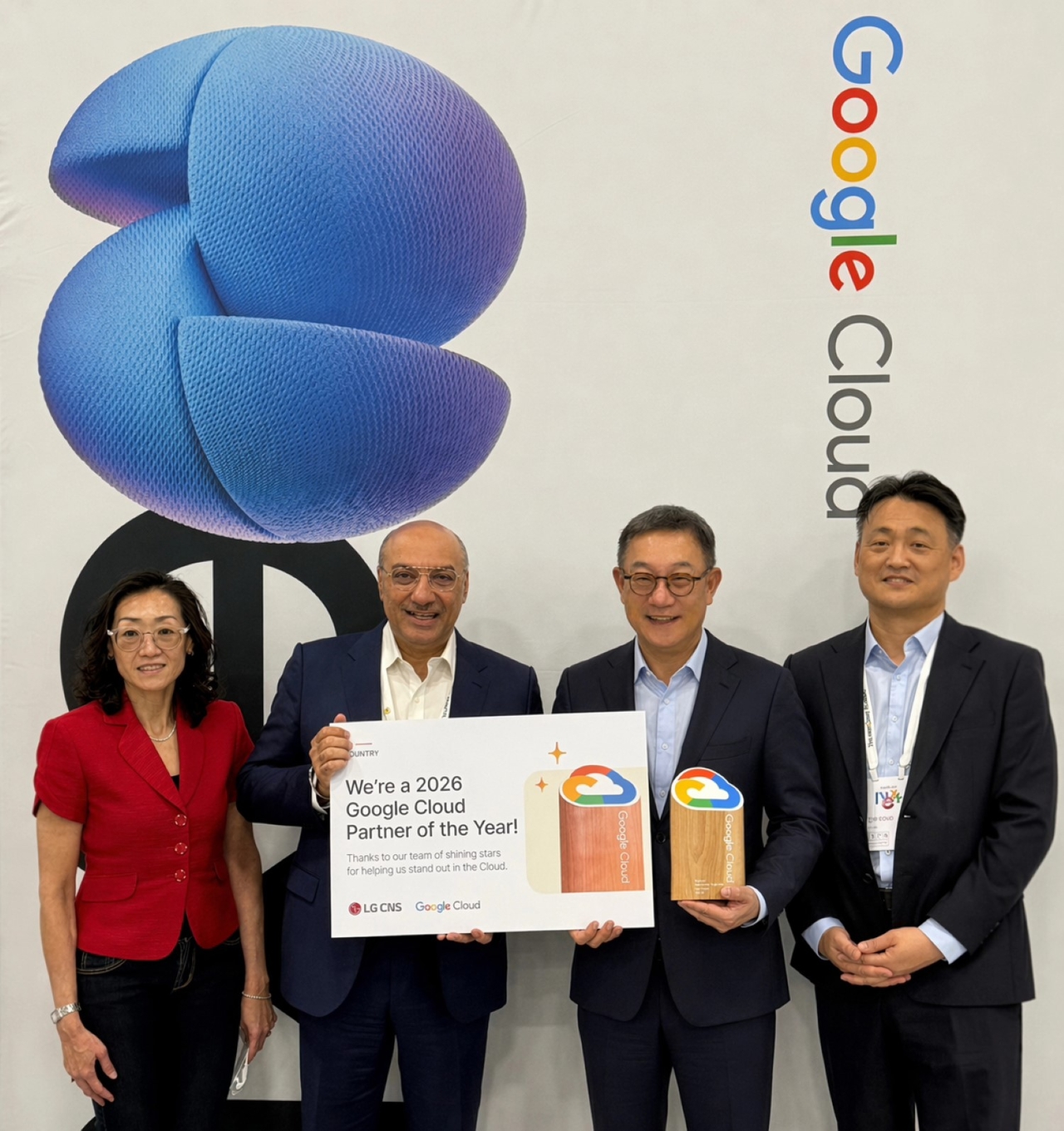 From left are Google Cloud Korea President Ruth Sun,  Google Cloud Asia-Pacific Regional Manager Karan Bajwa, LG CNS CEO Hyun Shin-kyun and LG CNS Head of AI Cloud Business  Kim Tae-hoon. (LG CNS)