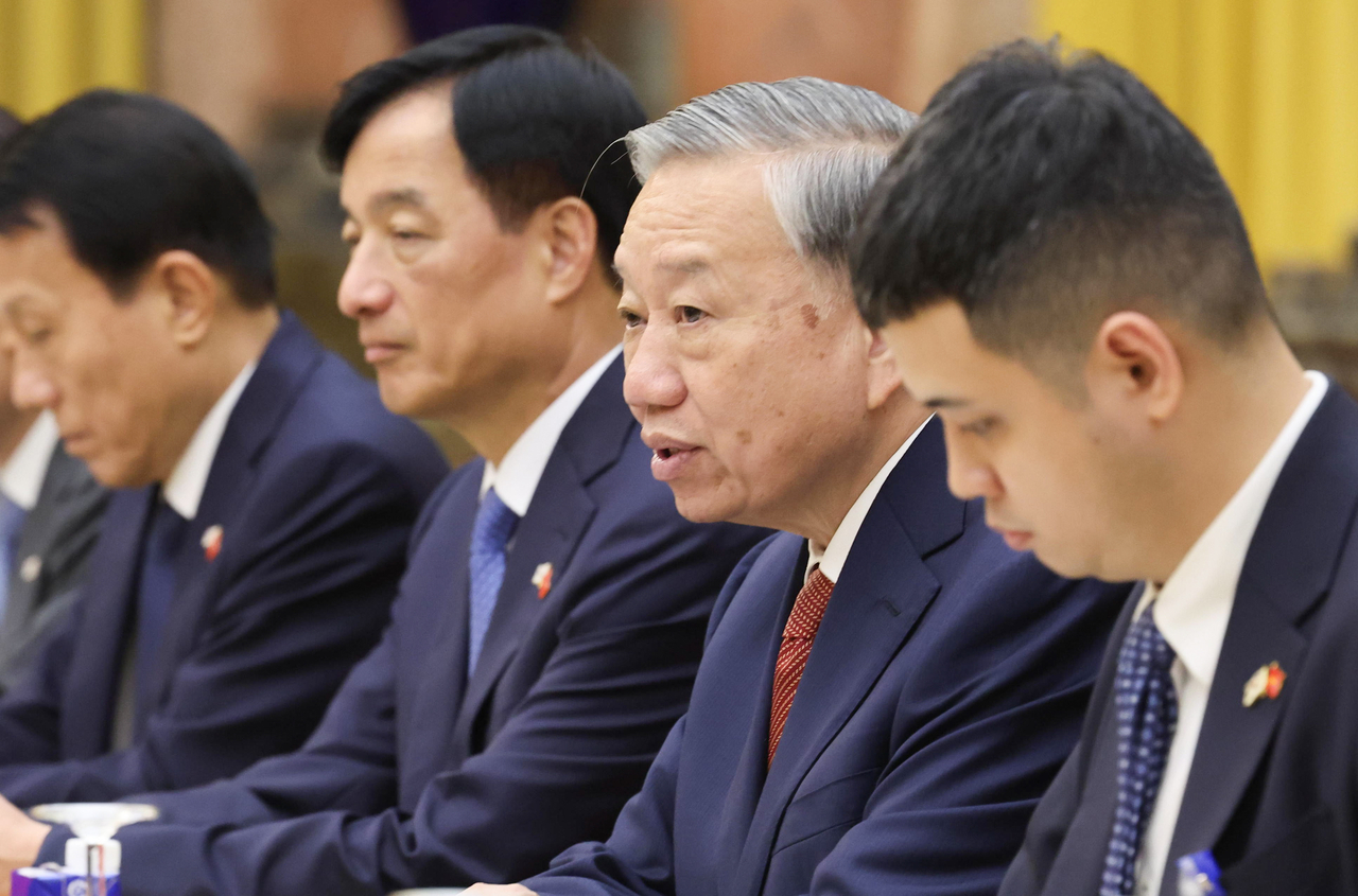 To Lam, general secretary of the Communist Party of Vietnam and president of Vietnam, speaks during an expanded summit with President Lee Jae Myung at the Presidential Palace in Hanoi, Vietnam, on Wednesday. (Yonhap)