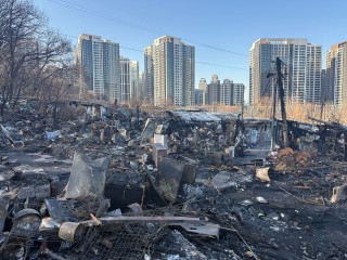지난 1월 화재가 발생한 구룡마을 5지구의 화재 직후 모습. 정주원 기자