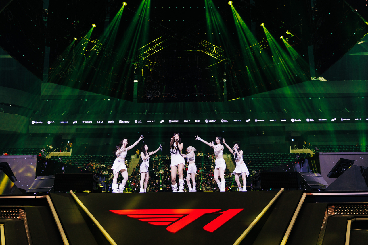 Nmixx performs at "2026 T1 Home Ground" held at Inspire Resort in Incheon, Friday. (T1)