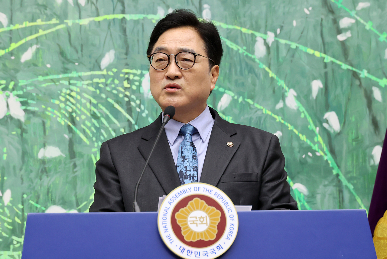 National Assembly Speaker Woo Won-shik speaks during a press conference on constitutional revision at the National Assembly in Seoul on Monday. (Yonhap)