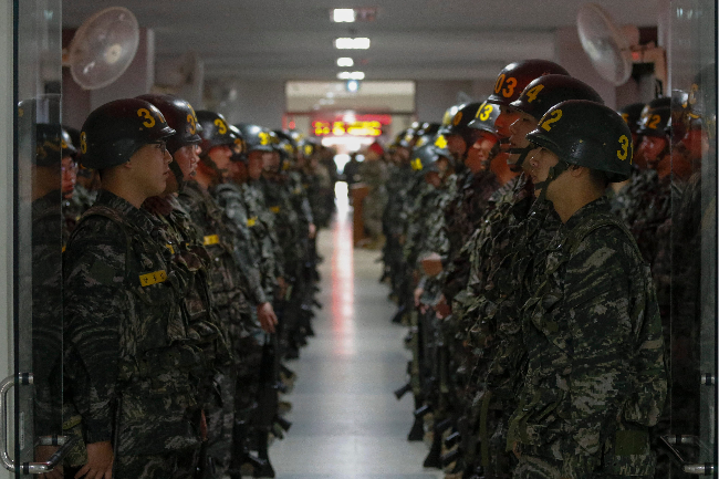 Marine trainees attend a seven-week course at the Marine Corps Training Center in Pohang, North Gyeongsang Province. (123rf)