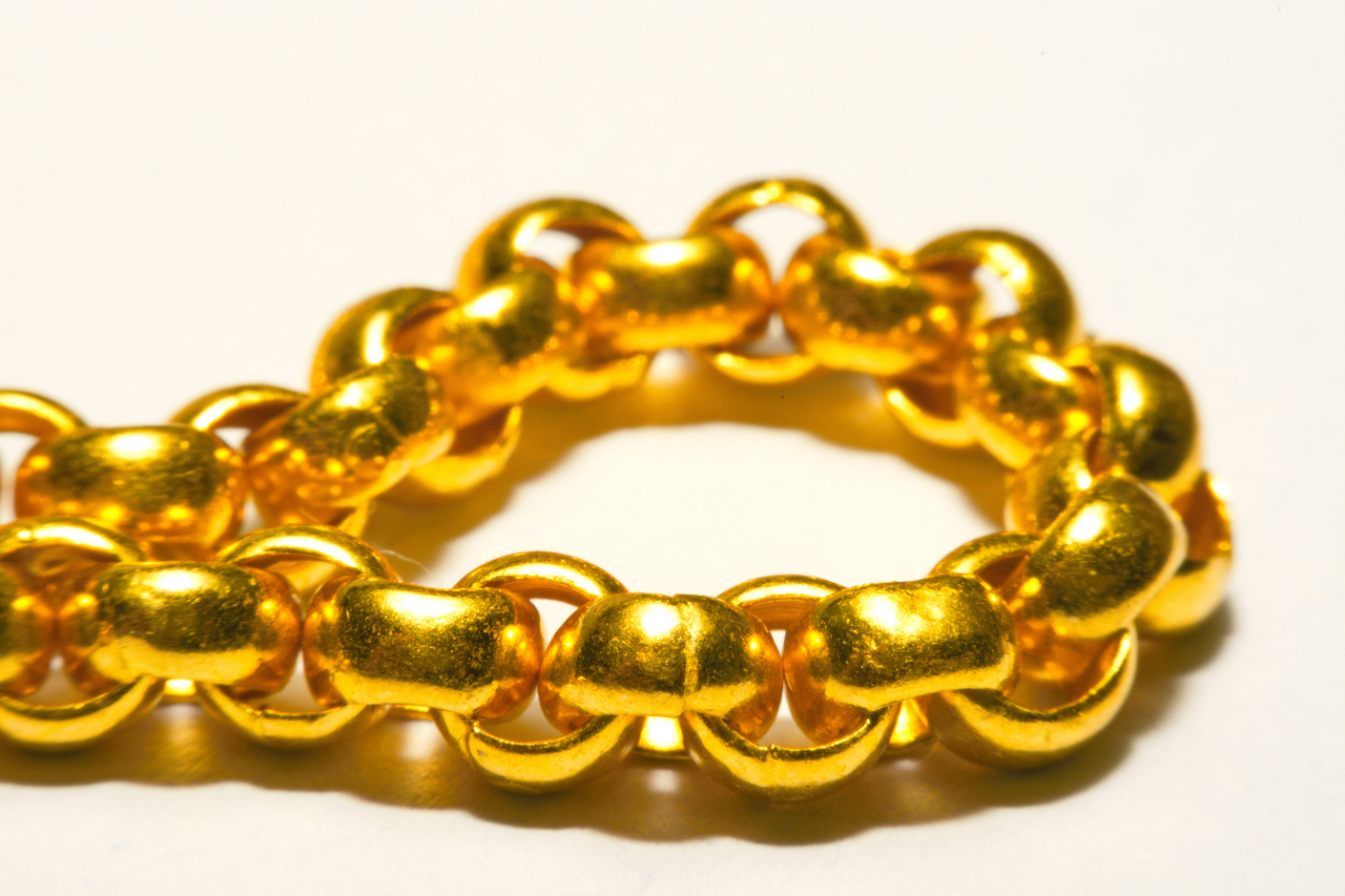 A gold chain is pictured. The image is not directly related to the story. (123rf)