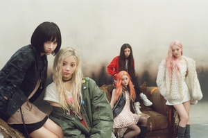 '30일 컴백' 아일릿의 강렬한 변신..이번엔 테크노다 - 뉴스 썸네일 이미지