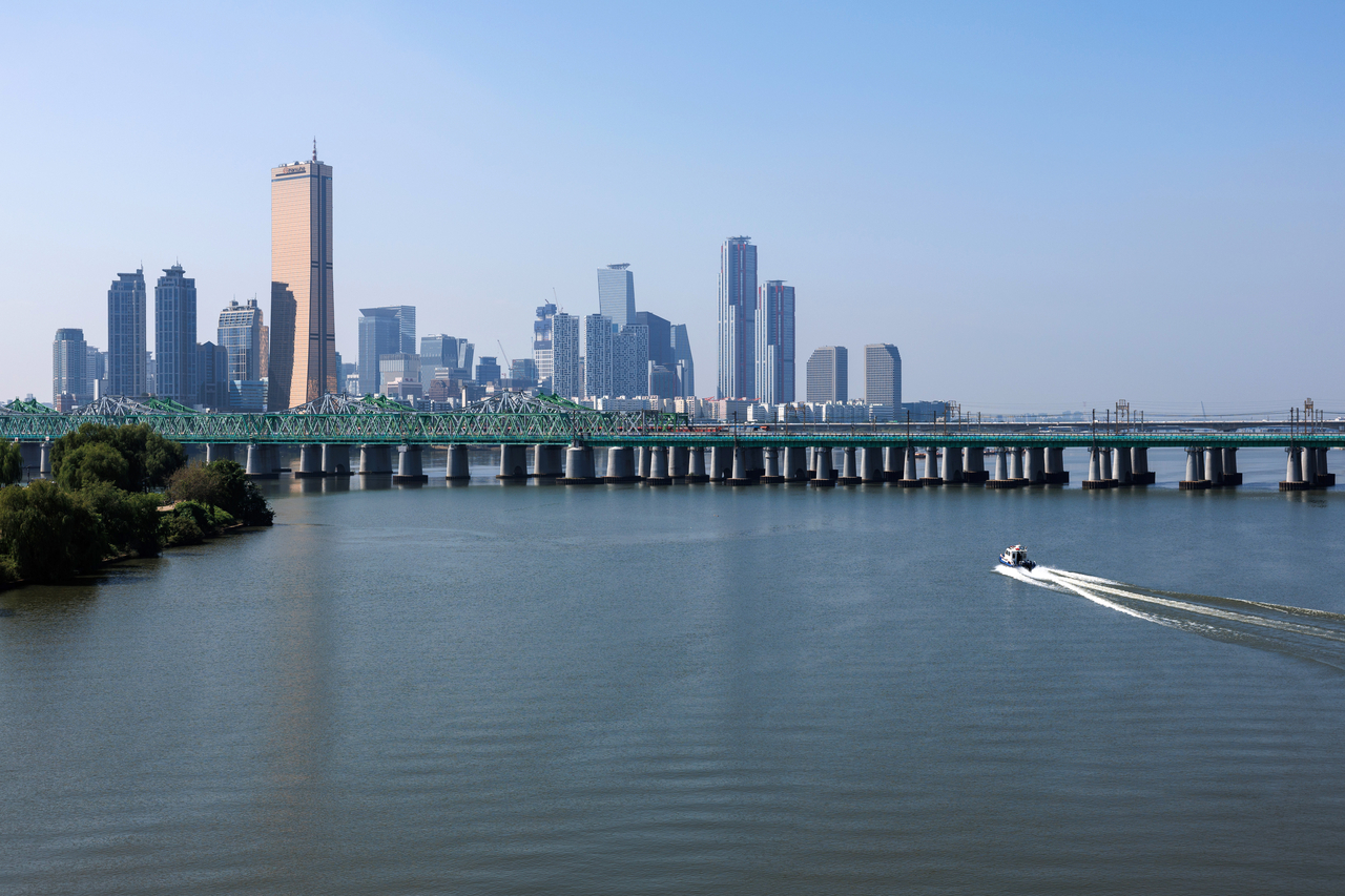 View of the Yeouido financial district in Seoul (Bloomberg)