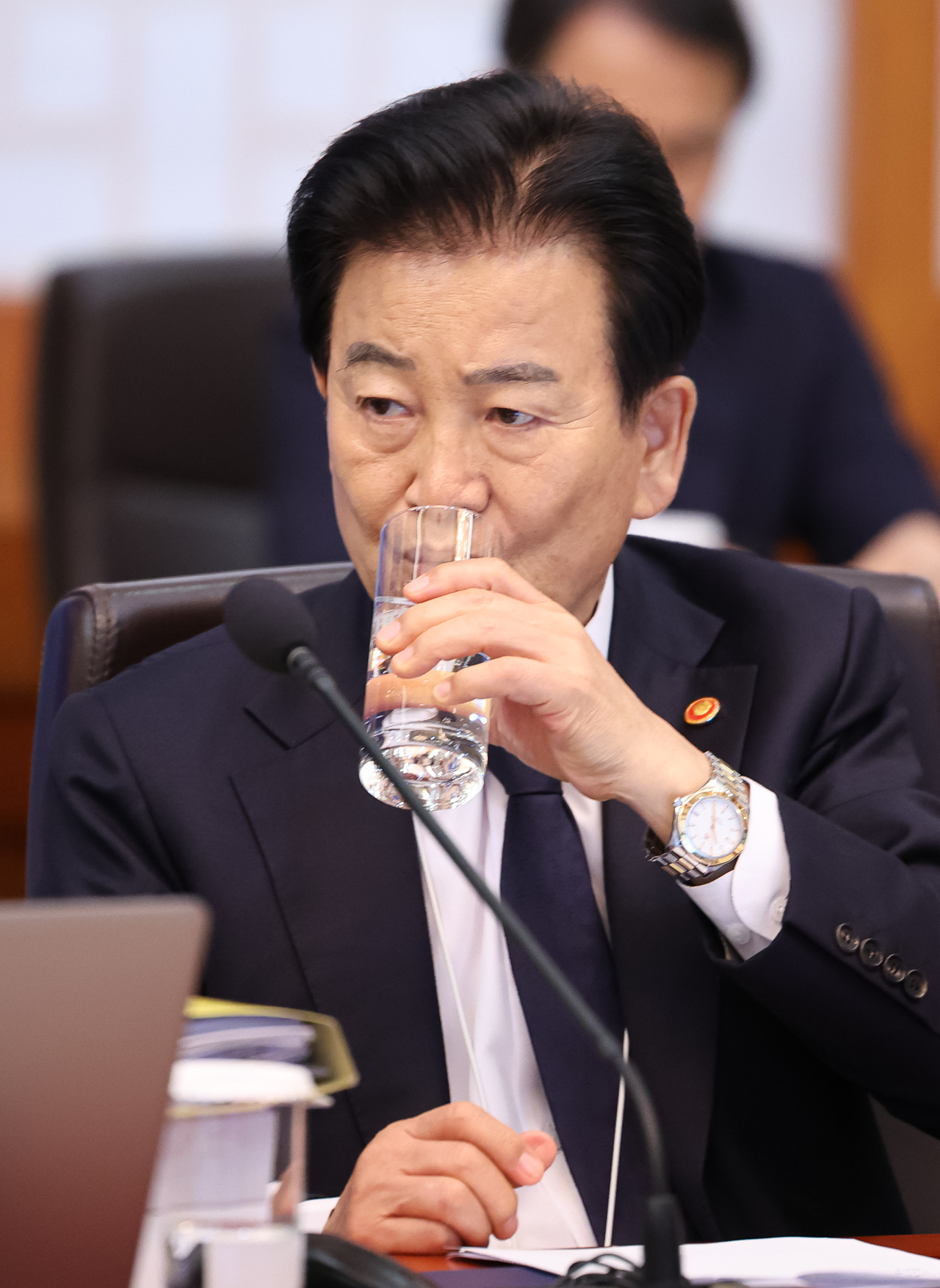 Unification Minister Chung Dong-young attends a Cabinet meeting at Cheong Wa Dae in Seoul, Tuesday. (Yonhap)